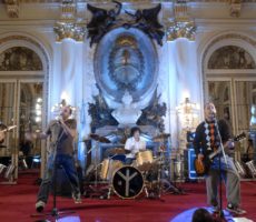 06-10-06 Buenos Aires – Recital De Arbol, En El Salon Blanco De La Casa Rosada.