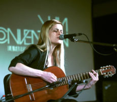 Laura Ros Contrataciones Christian Manzanelli Representante Artistico