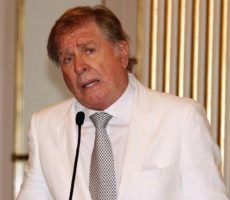 Arturo Puig Contratacioes Christian Manzanelli Representante Artístico (2)