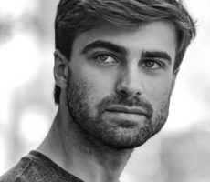 Santiago Ramundo Contrataciones Christian Manzanelli Representante Artistico