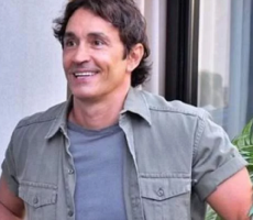 Sebastian Estevanez Contrataciones Christian Manzanelli Representante Artistico .jpg .jpg .png