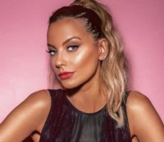 Erika Mitdank Contrataciones Christian Manzanelli Representante Artistico (4)