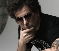 Andres Calamaro Contrataciones Christian Manzanelli Representante Artístico