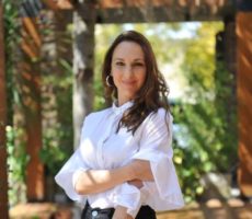 Catarina Spinetta Contrataciones Christian Manzanelli Representante Artistico