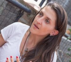 Lola Berthet Contrataciones Christian Manzanelli Representante Artistico