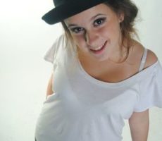Martina Campos Contrataciones Christian Manzanelli Representante Artistico.