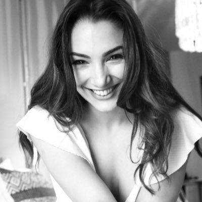 thelma fardin contrataciones christian manzanelli representante artistico.