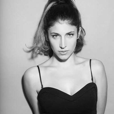 victoria alsua contrataciones christian manzanelli representante artistico