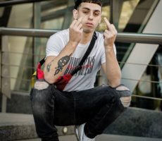 Mesita Contrataciones Christian Manzanelli Representante Artístico (1)