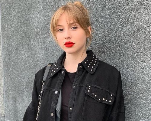 denisse peña contrataciones christian manzanelli representante artistico .jpg .jpg