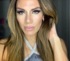 Flor De La V Contrataciones Christian Manzanelli Representante Artistico