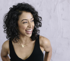 Liza Koshy Contrataciones Christian Manzanelli Representante Artistico