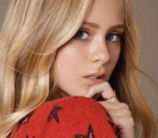 Loreto Peralta Contrataciones Christian Manzanelli Representante Artístico (1)