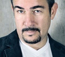 Julian Bustamante Contrataciones Christian Manzanelli Representante Artistico .jpg