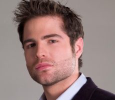 Roberto Manrique Contrataciones Christian Manzanelli Representante Artistico .jpg .jpg